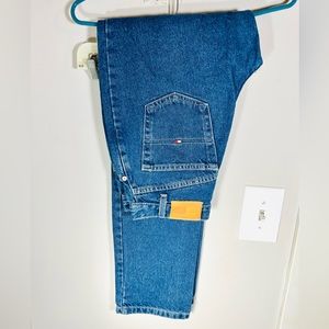 Tommy Hilfiger Womens Jeans size 4 measures 29x30 Preowned.